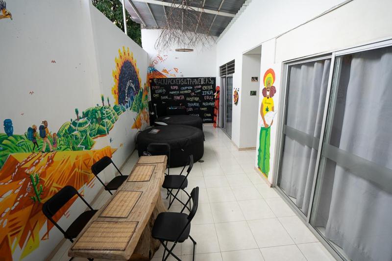 Backpackers And Travellers Hostel Неива Екстериор снимка