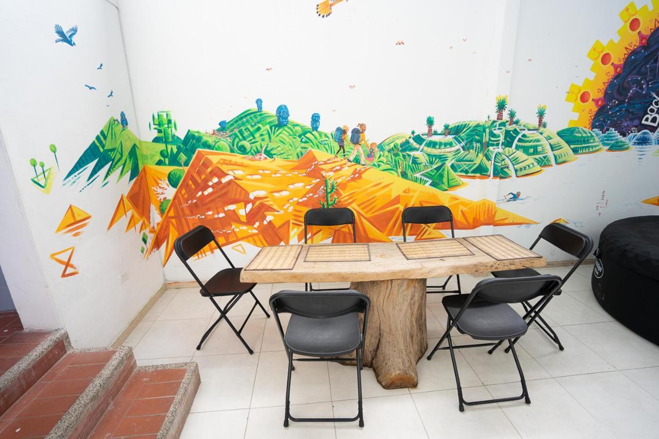 Backpackers And Travellers Hostel Неива Екстериор снимка