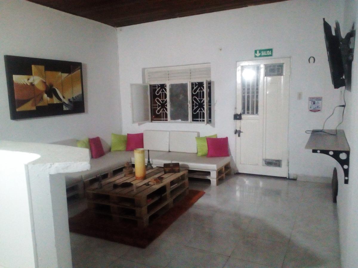 Backpackers And Travellers Hostel Неива Екстериор снимка