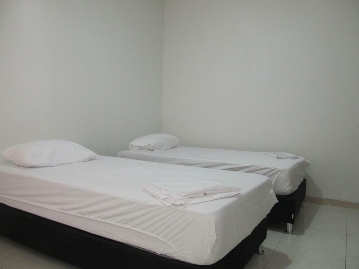 Backpackers And Travellers Hostel Неива Екстериор снимка