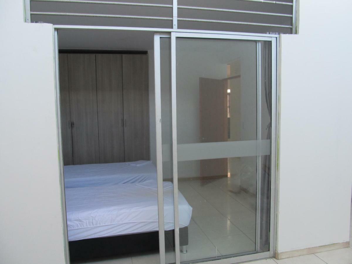 Backpackers And Travellers Hostel Неива Екстериор снимка