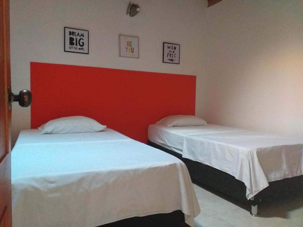 Backpackers And Travellers Hostel Неива Екстериор снимка